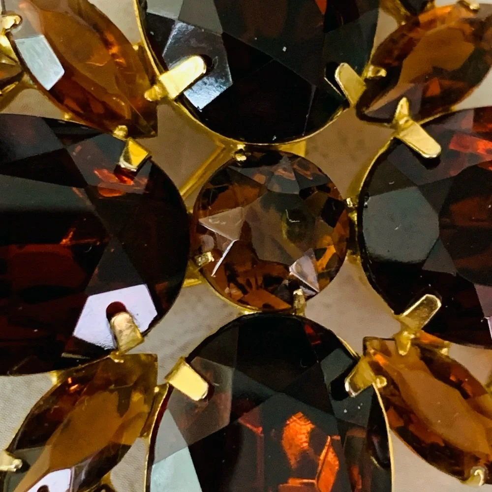 N/A elegant brooch